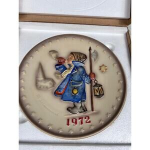M.J. Hummel Annual Plate 1972 Goebel W Germany Hand Painted Brand New